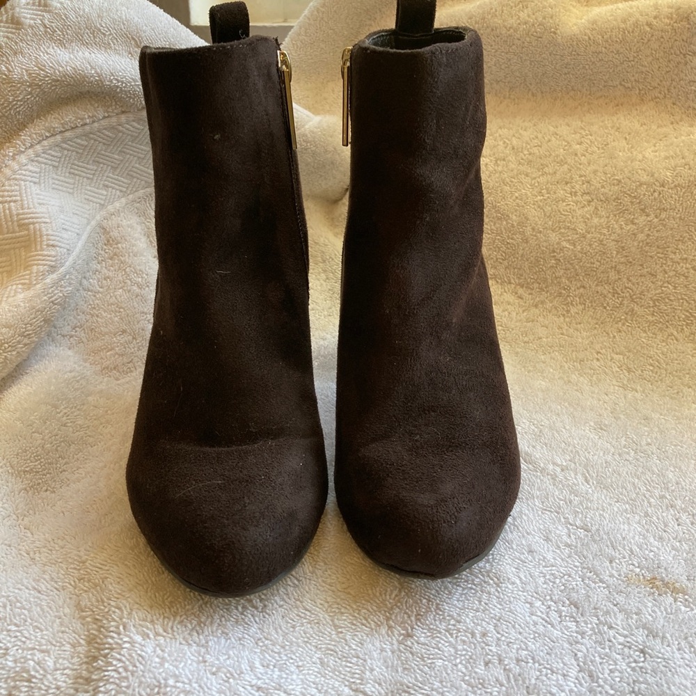 BCBGENERATION boots size 4